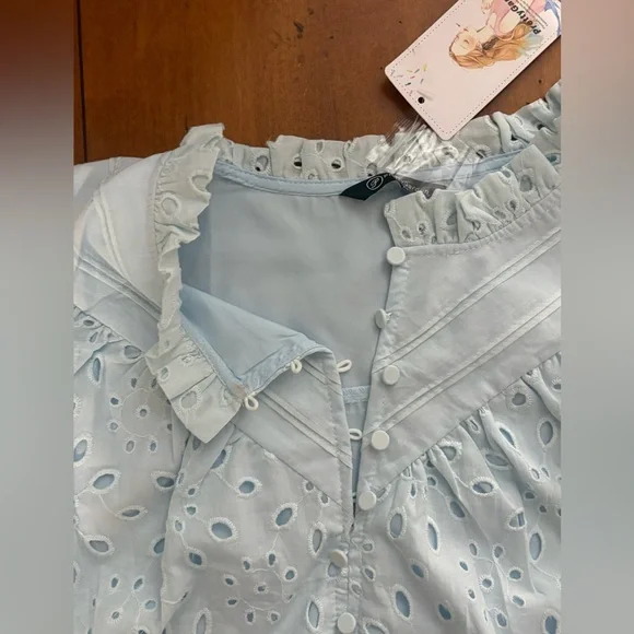 NWT Pretty Garden Eyelet Puff Sleeve Top • XL - Picture 9 of 12